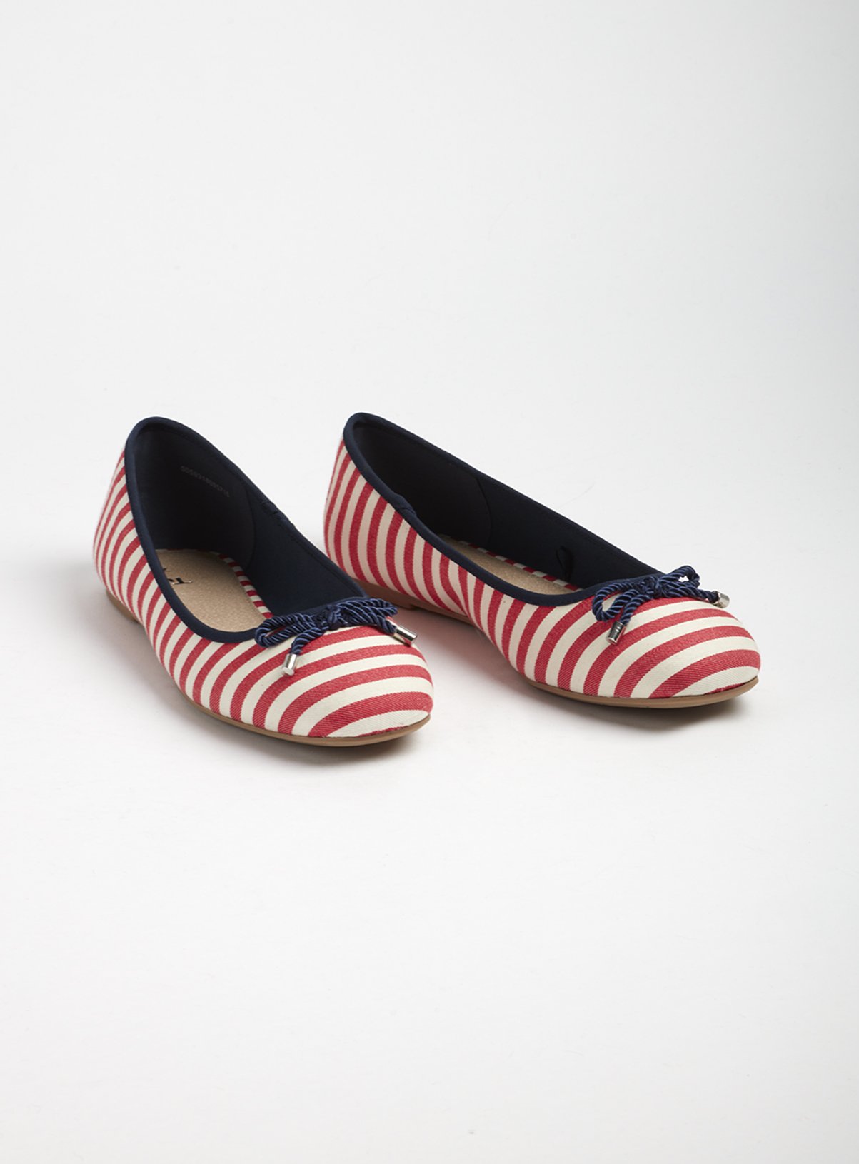 red ballerina pumps